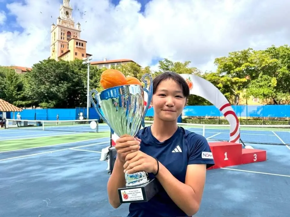 ノアテニスアカデミーに所属する宮澤紗希乃(13歳)が「Orange Bowl 2024」で優勝